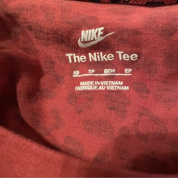 Nike Women's Long Sleeve T-shirt Cheetah Animal Print Pink XS 100% Cotton - Picture 3 of 7